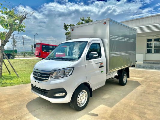 THACO TF230 900kg thùng kín được giảm 50% thuế trước bạ