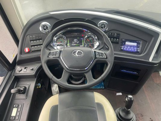 Khoang lái hiện đại, đầy đủ tính năng