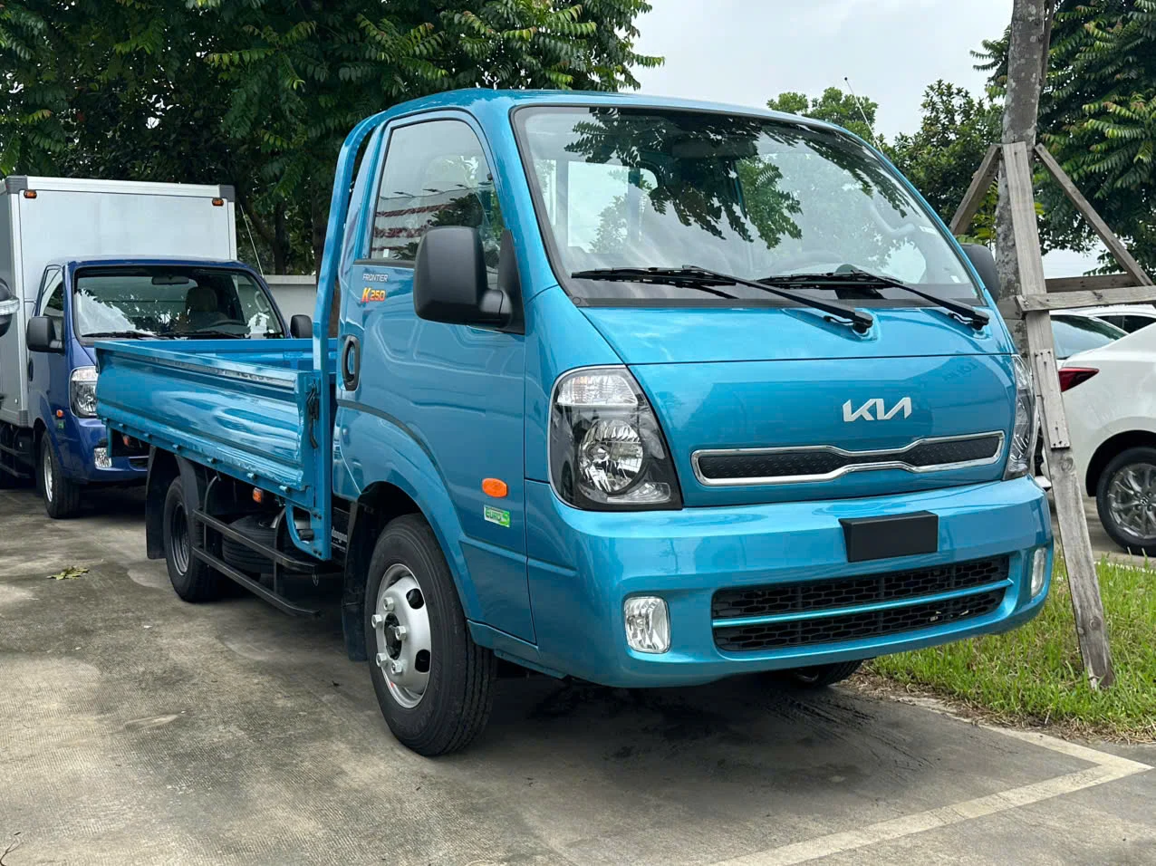 KIA K250 THÙNG LỬNG - 2,4 TẤN