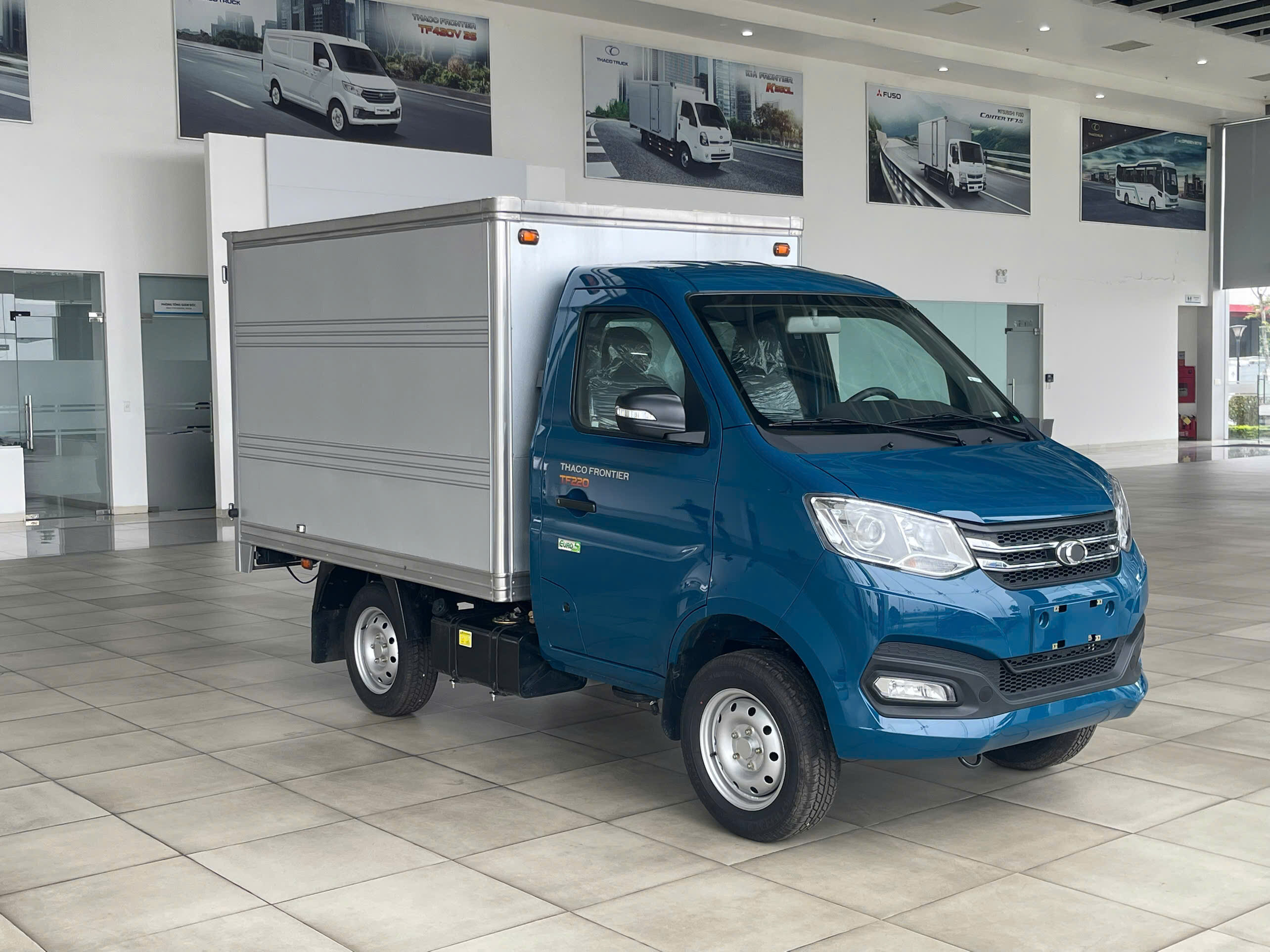 THACO TF220 THÙNG KÍN - 990KG