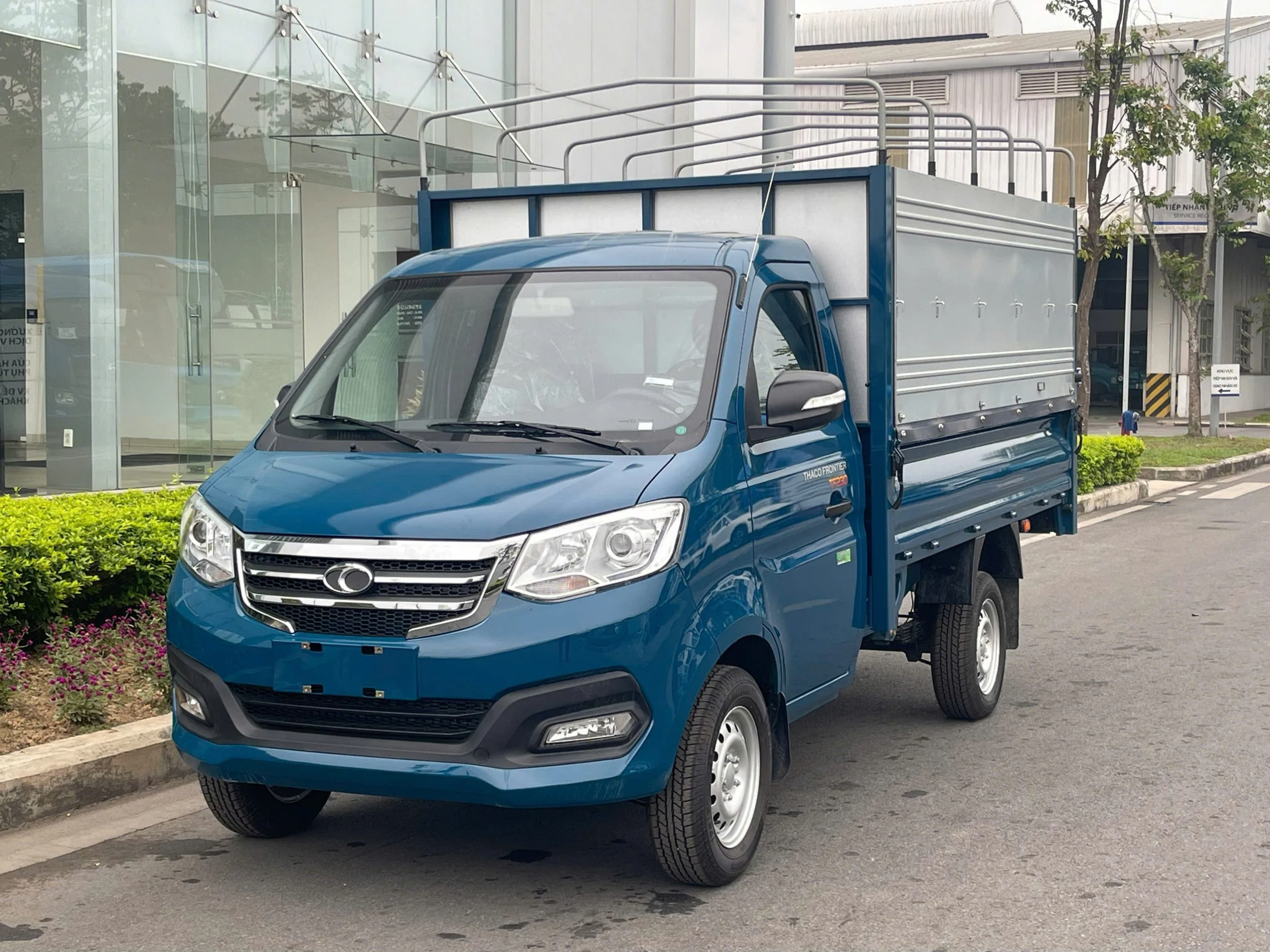 XE TẢI THACO TF230 - 900KG