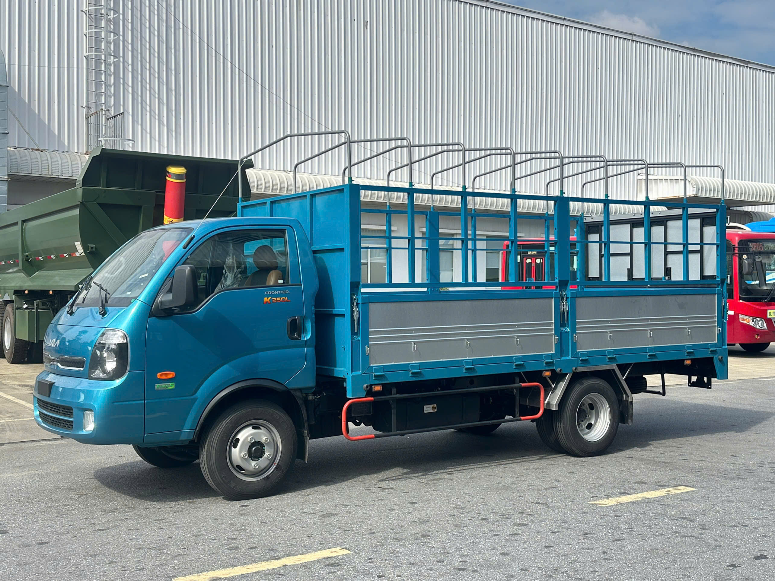 Phiên bản mới lốp sau lớn, thùng rộng hơn
