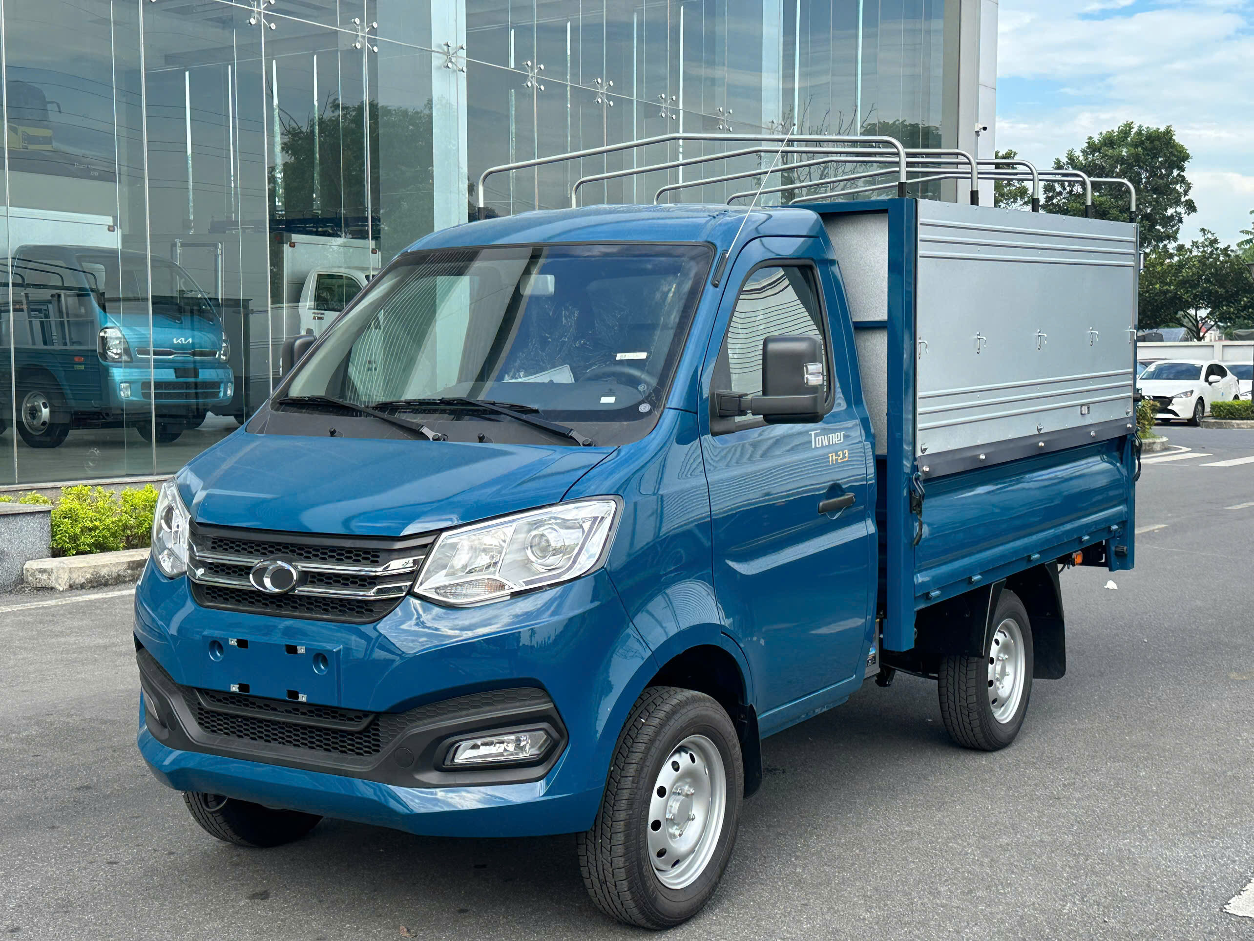 THACO TF220 THÙNG BẠT 990KG