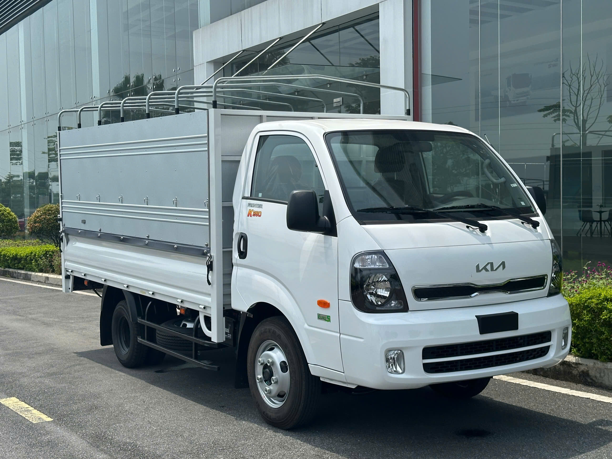 Bảo hành 36 tháng hoặc 10 vạn cây