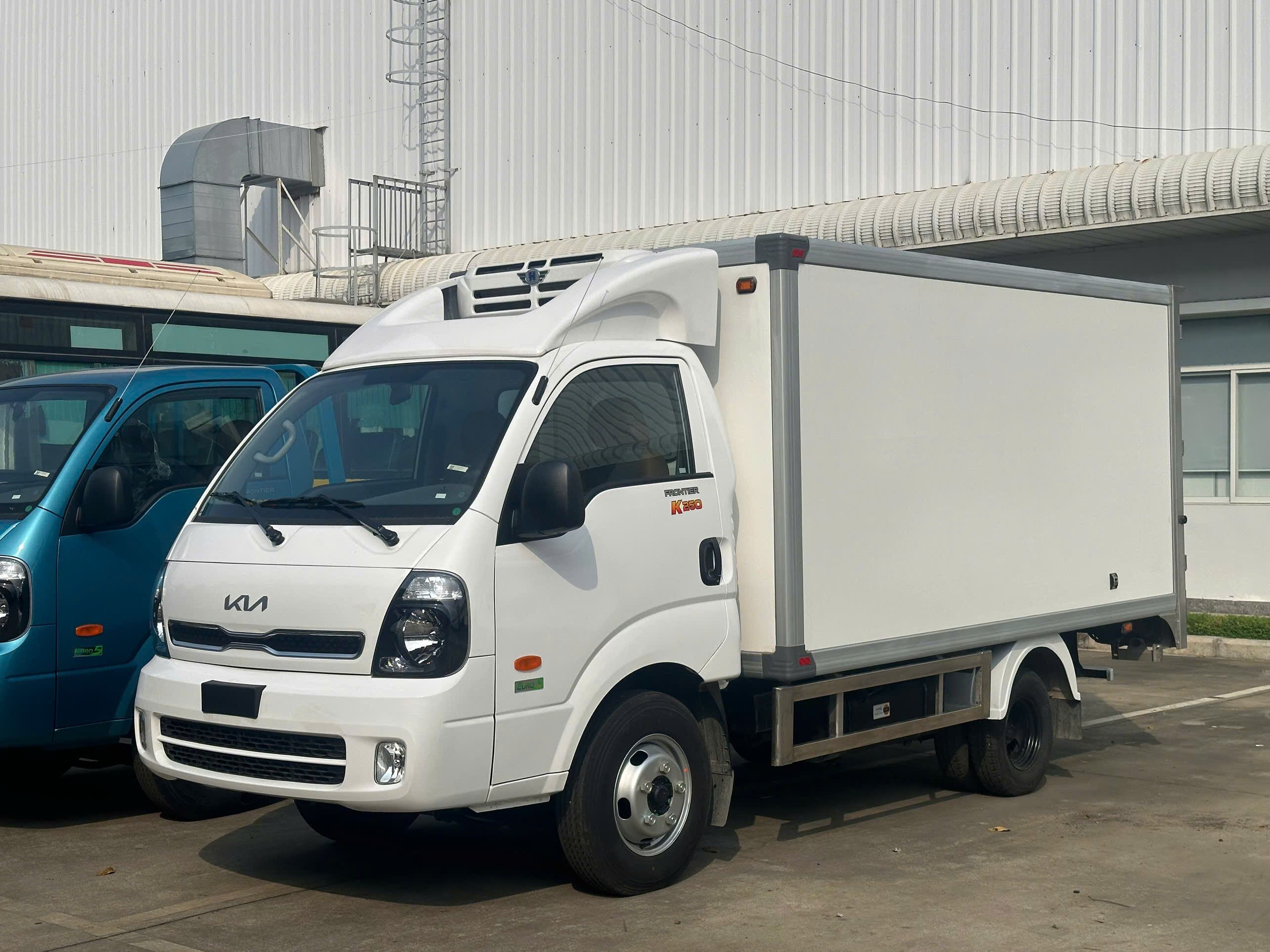 KIA K250 thùng đông lạnh